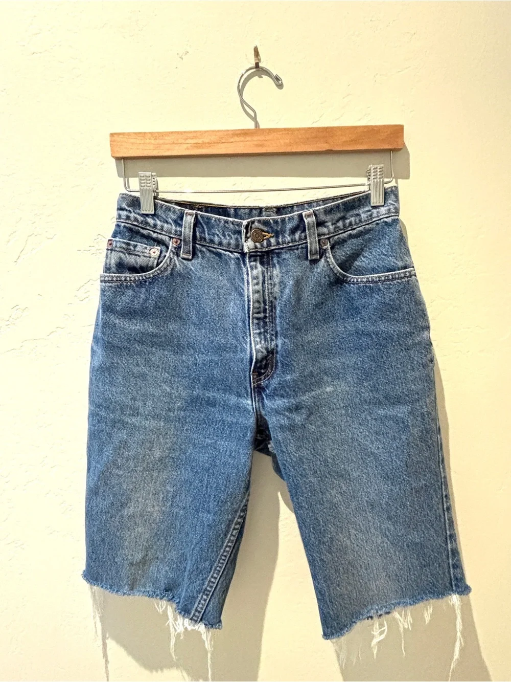 Vintage Levi’s 550 Cutoff Denim Shorts 30” Waist